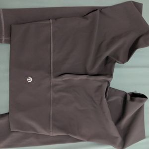 EUC Lululemon Wunder under high rise legging